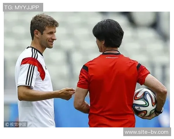 胡梅尔斯与穆勒重聚羊头牌锦标赛合影引发球迷热议 胡梅尔斯与穆勒重聚羊头牌锦标赛合影引发球迷热议