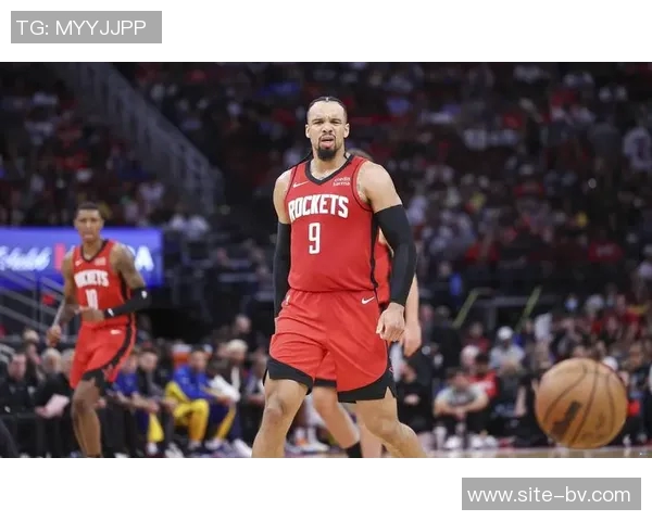 本赛季最大惊喜太阳与绿军并列布鲁克斯的投篮表现引发热议 本赛季最大惊喜太阳与绿军并列布鲁克斯的投篮表现引发热议