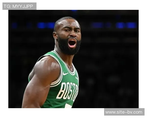 杰伦布朗第三节火力全开8投4中并罚球全中狂砍17分助力球队反击